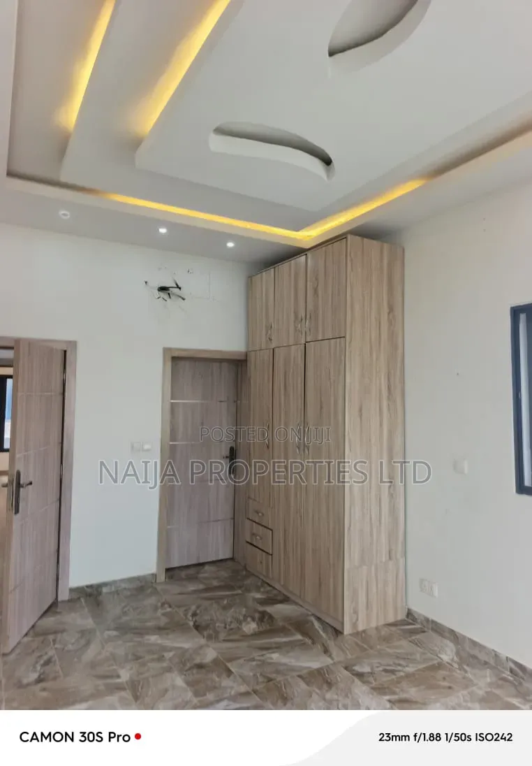 3bdrm Apartment in Lekki Conservation, Chevron for rent in Chevron