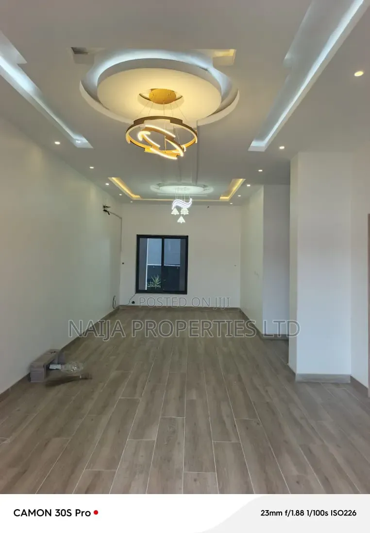 3bdrm Apartment in Lekki Conservation, Chevron for rent in Chevron