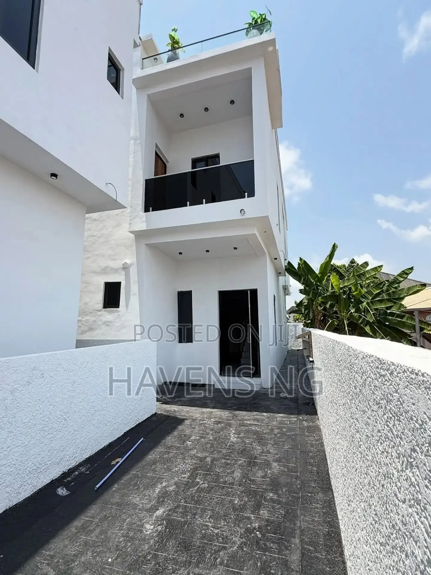 4bdrm Duplex in Lekki Phase 2 for sale in Lekki Phase 2