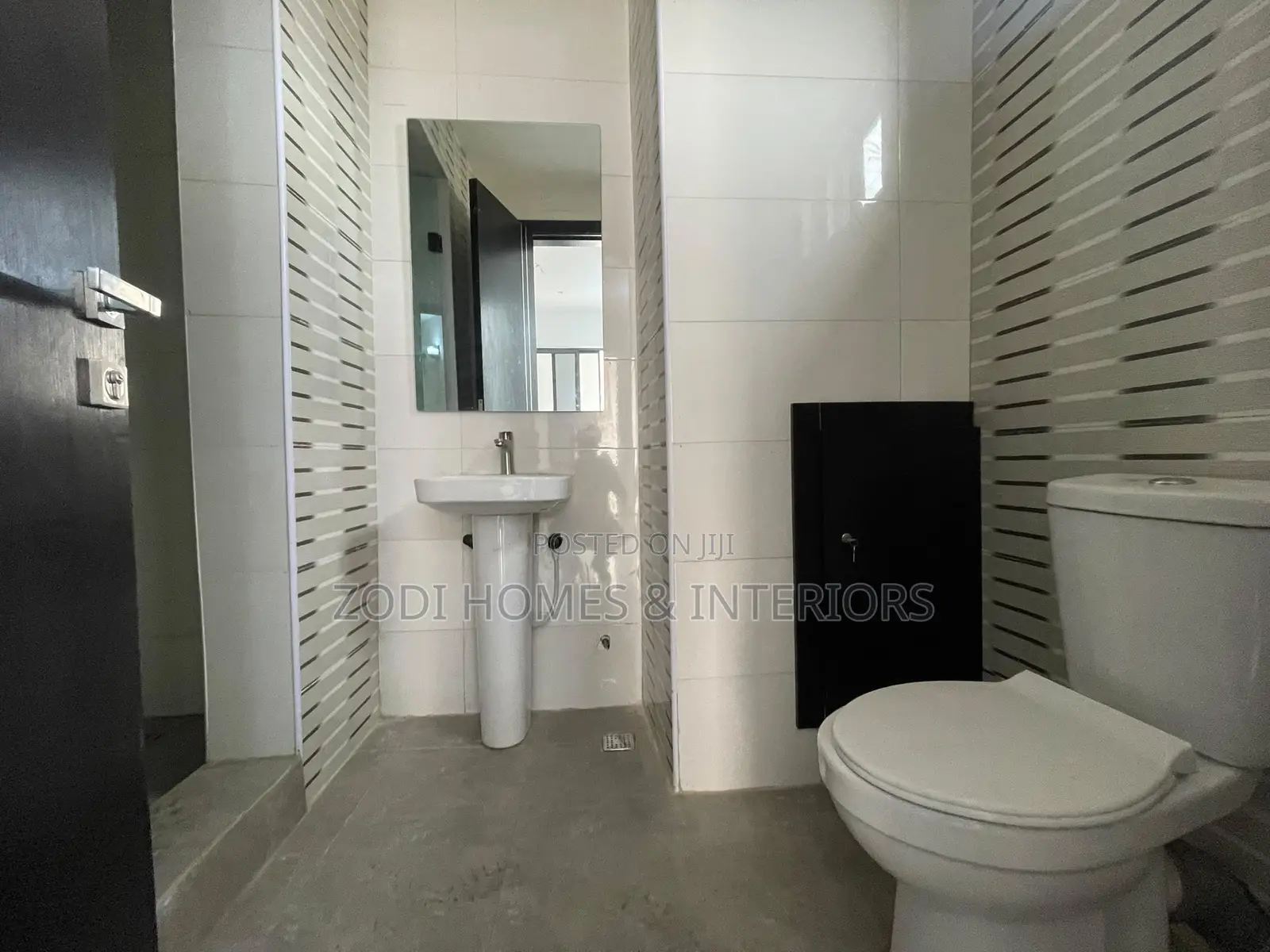 4bdrm Duplex in Adeniyi Jones for sale in Adeniyi Jones