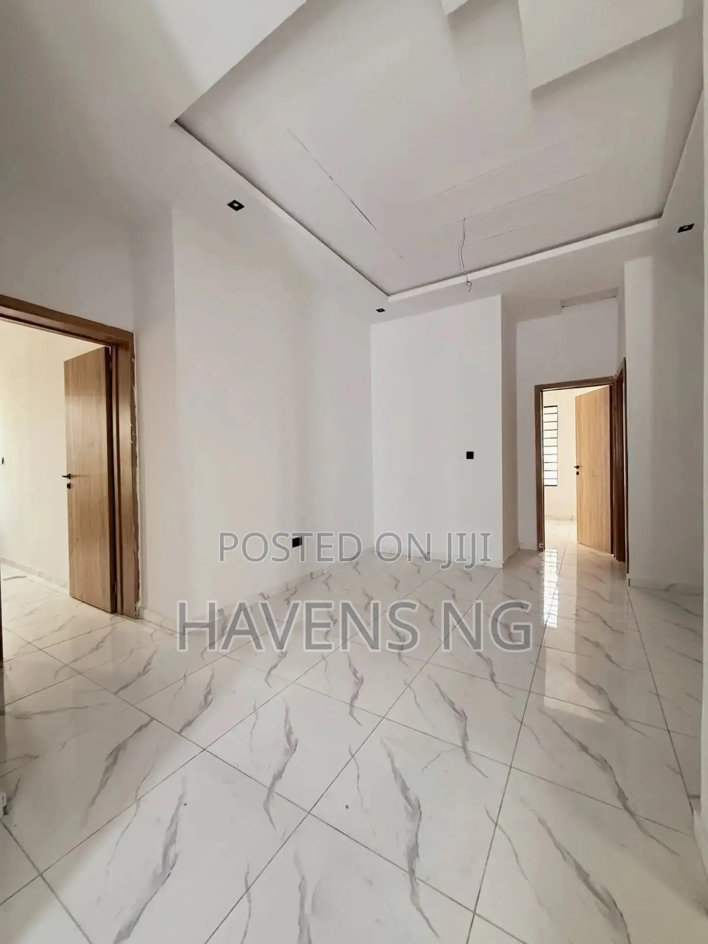 5bdrm Duplex in Lekki Phase 2 for sale in Lekki Phase 2