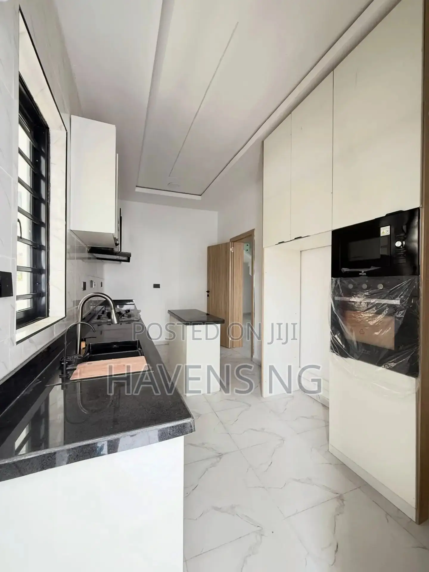 5bdrm Duplex in Lekki Phase 2 for sale in Lekki Phase 2