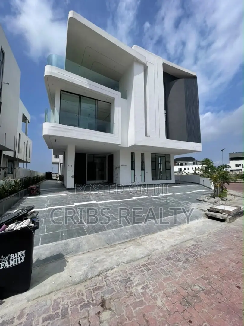 6bdrm Duplex in Osapa london for sale in Osapa london