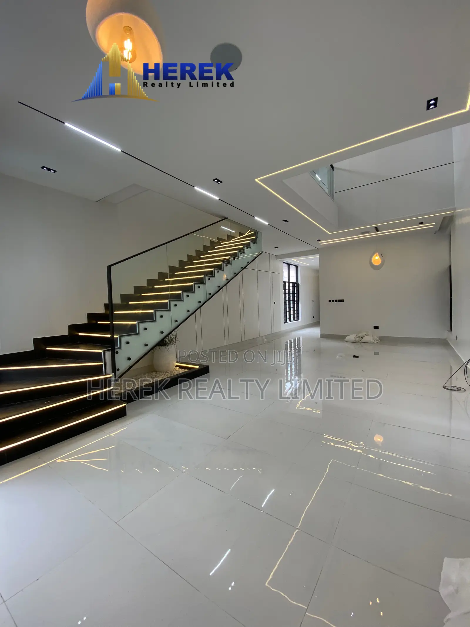 5bdrm Duplex in Orchid, Ikota for sale in Ikota