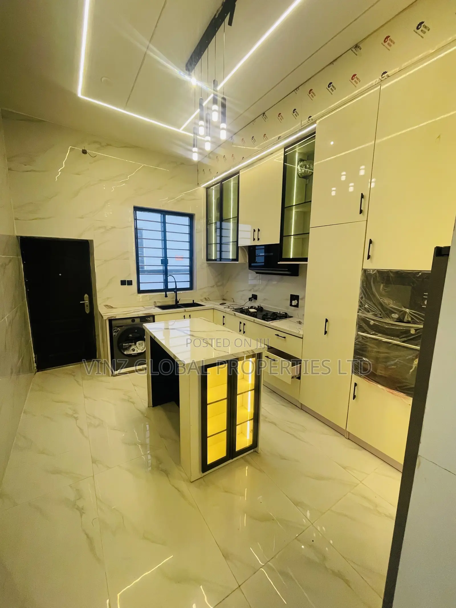 5bdrm Duplex in Lekki for sale in Lekki