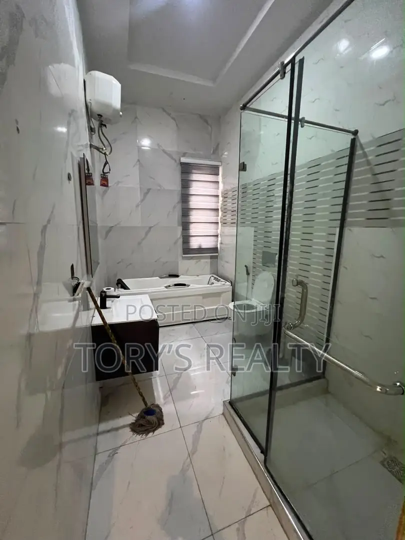 Furnished 1bdrm Apartment in Lekki Phase 2 for rent in Lekki Phase 2