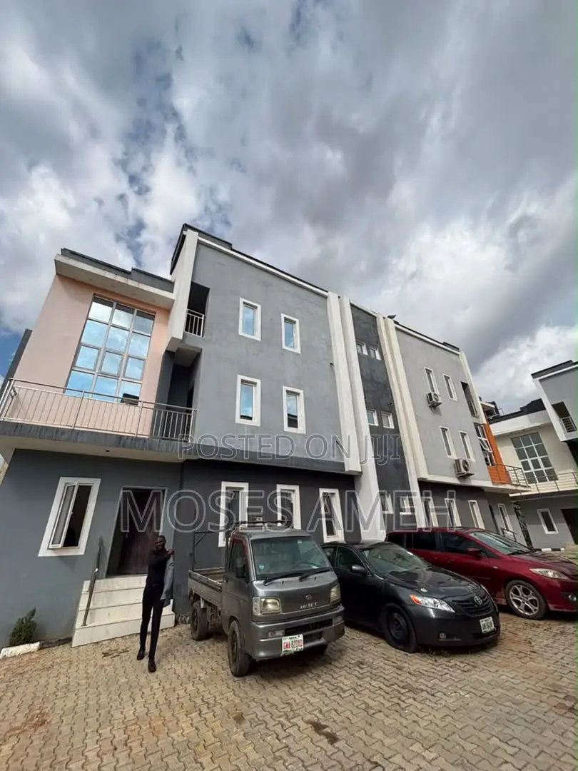 5bdrm Duplex in Idu for sale in Idu