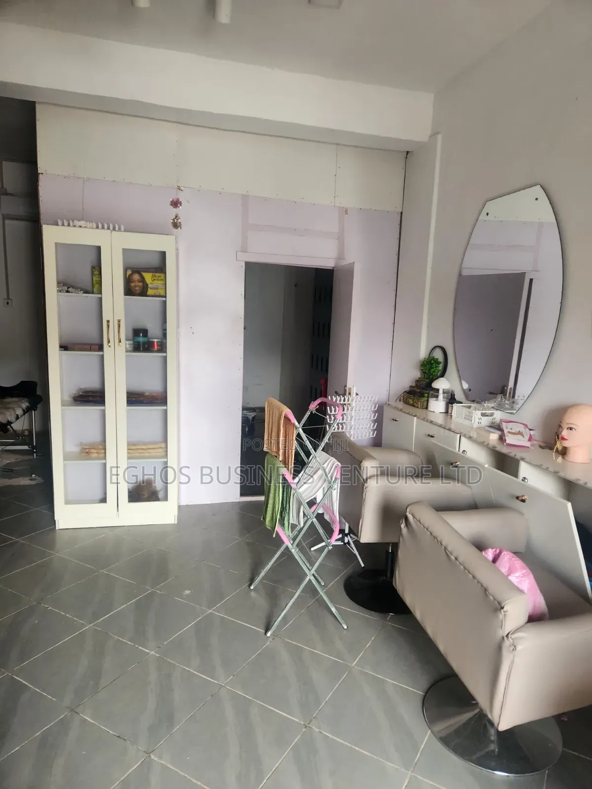 Female Salon Tattoo Studio Shop for Sale in Benin City