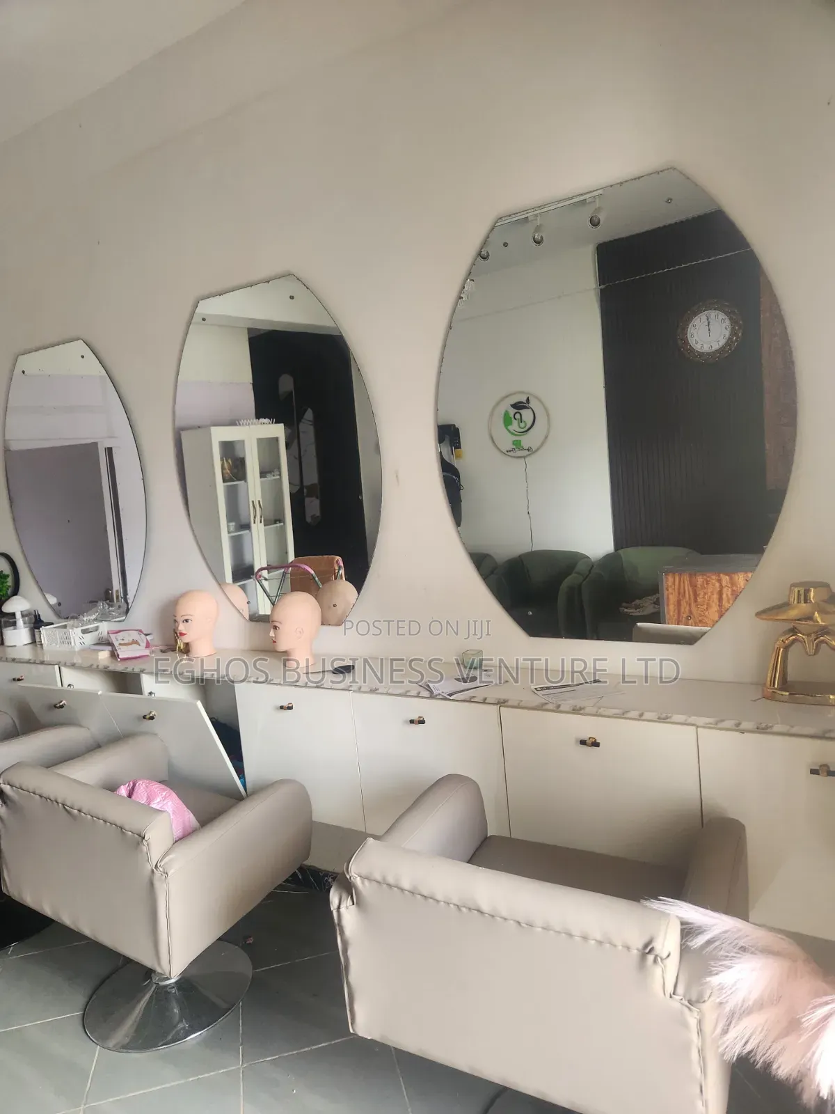 Female Salon Tattoo Studio Shop for Sale in Benin City