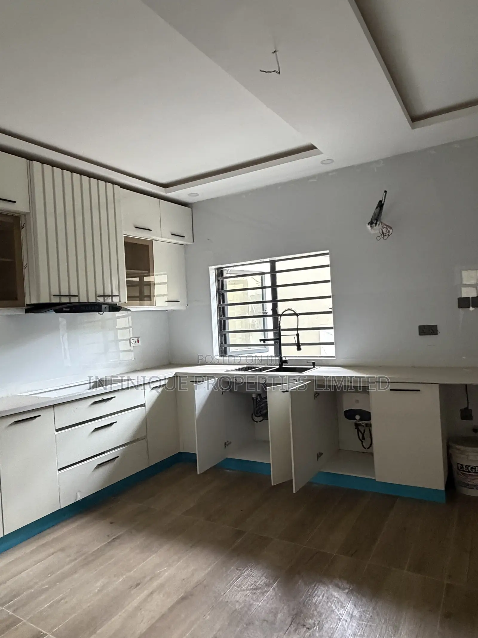 4bdrm Duplex in Shonibare Estate, Maryland for sale in Maryland