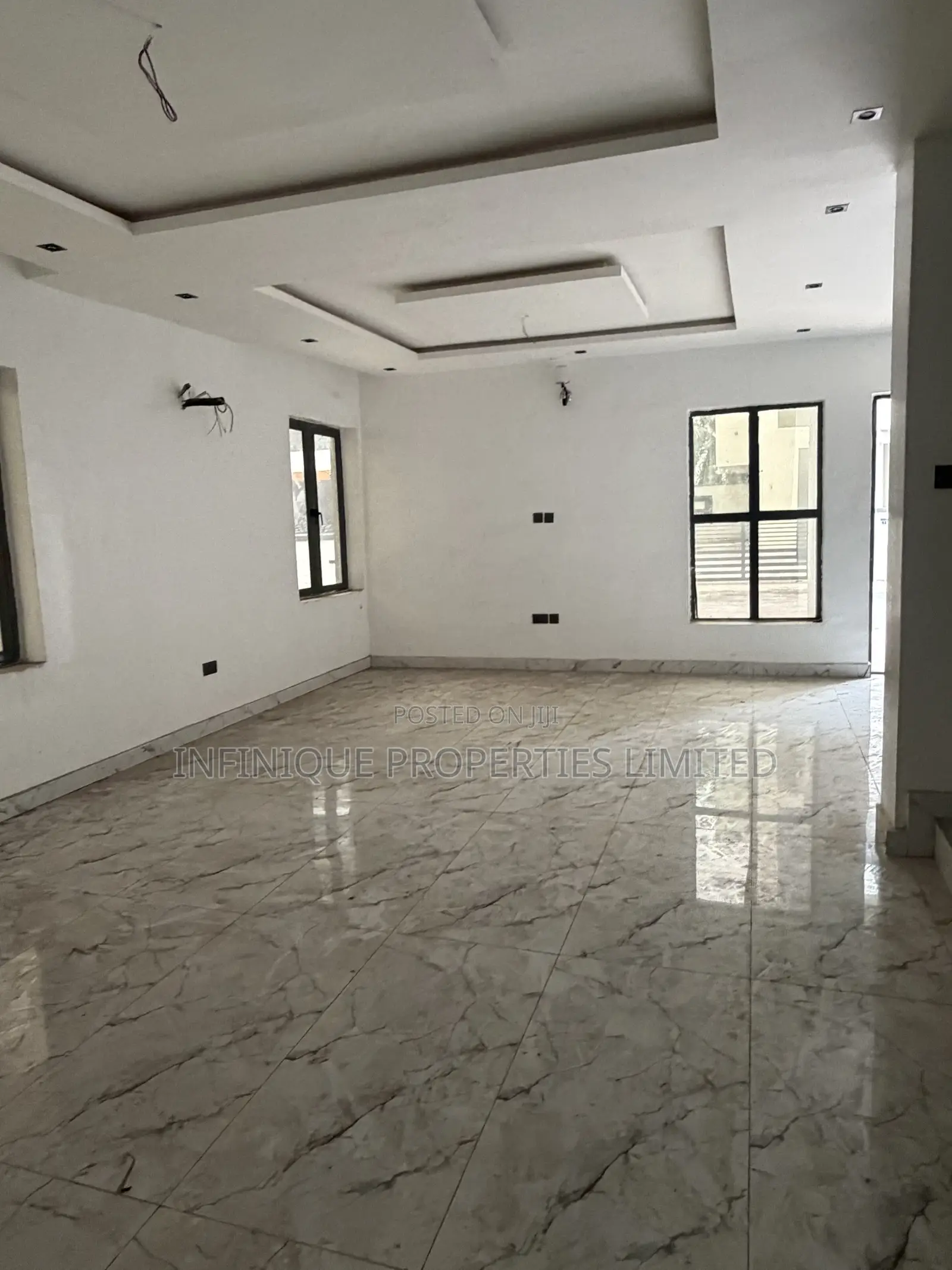 4bdrm Duplex in Shonibare Estate, Maryland for sale in Maryland