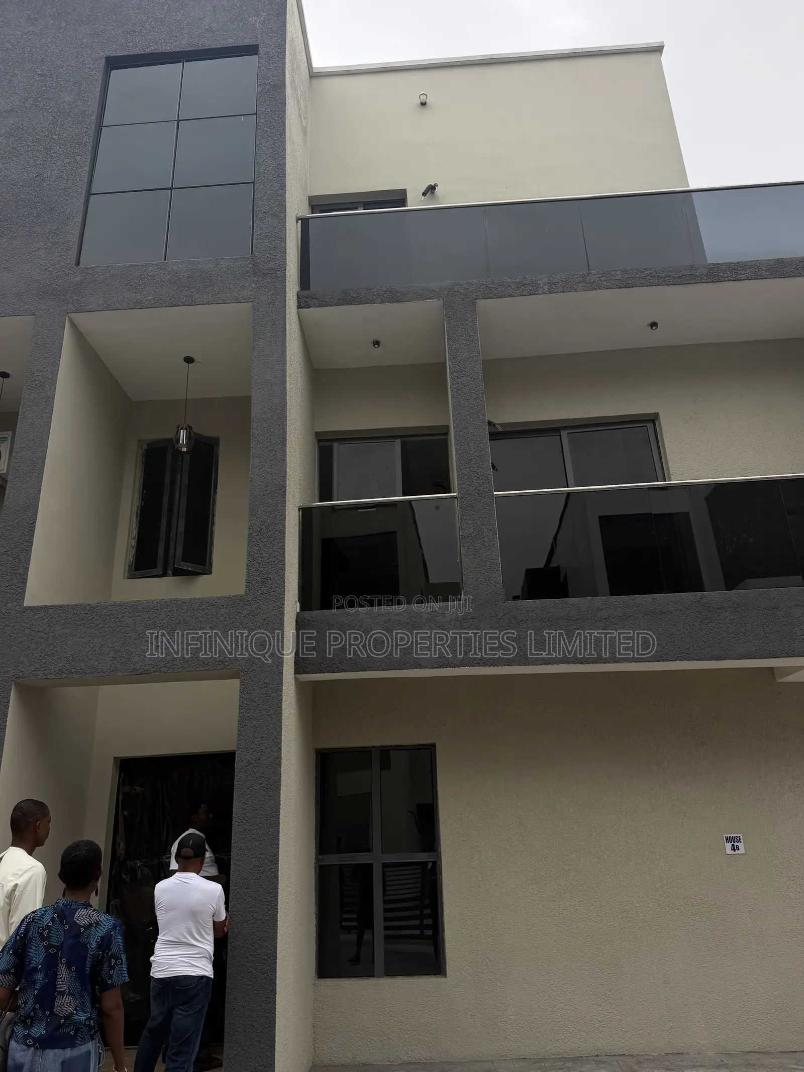 4bdrm Duplex in Shonibare Estate, Maryland for sale in Maryland