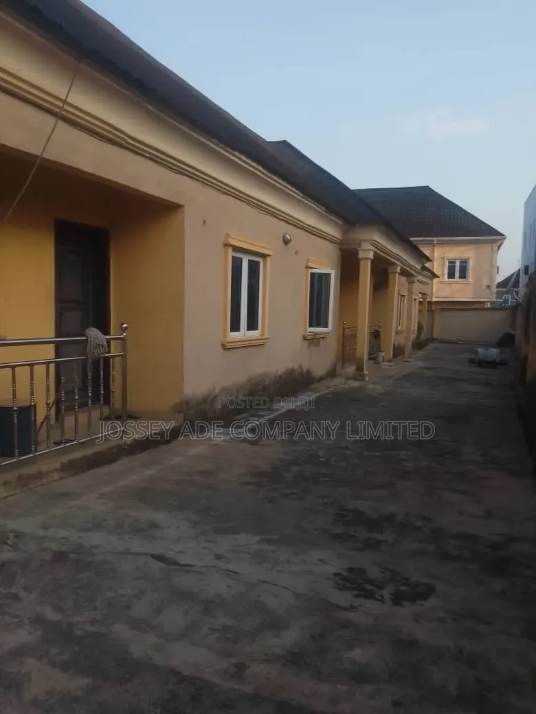 Furnished 1bdrm Bungalow in Ipaja Road for sale in Ipaja Road
