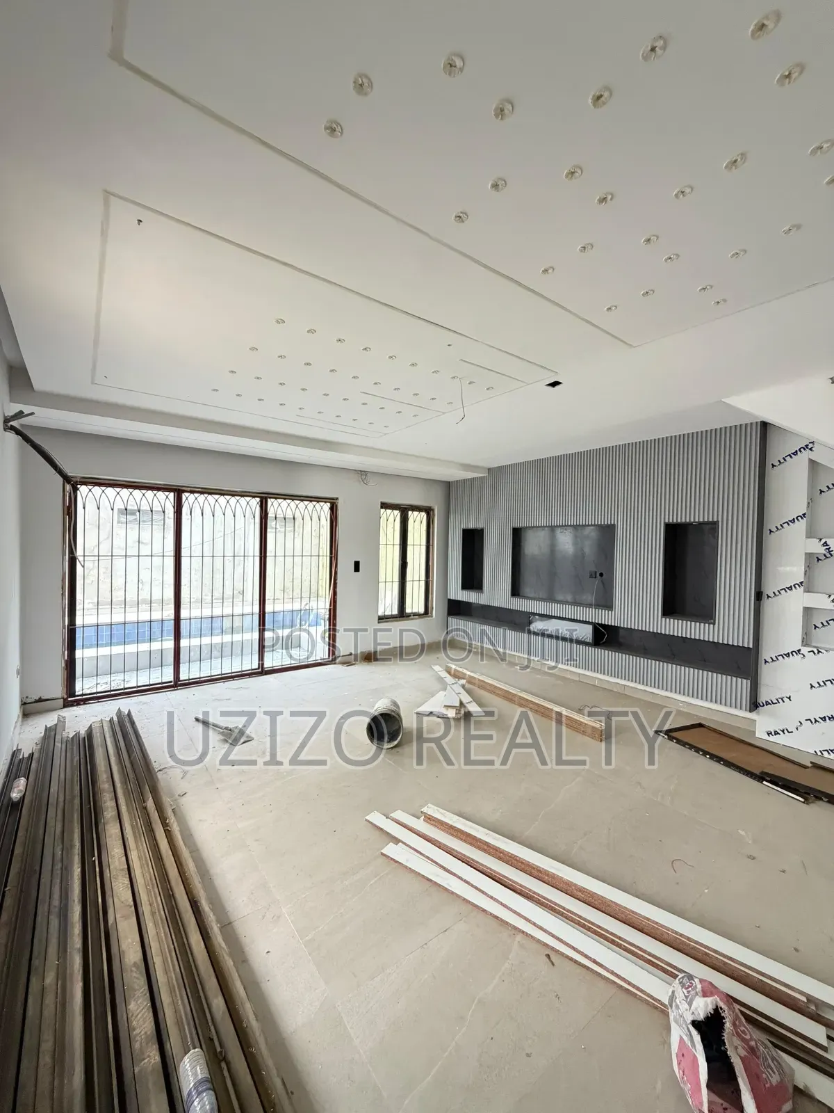 5bdrm Duplex in Lekki Phase 1 for sale in Lekki Phase 1