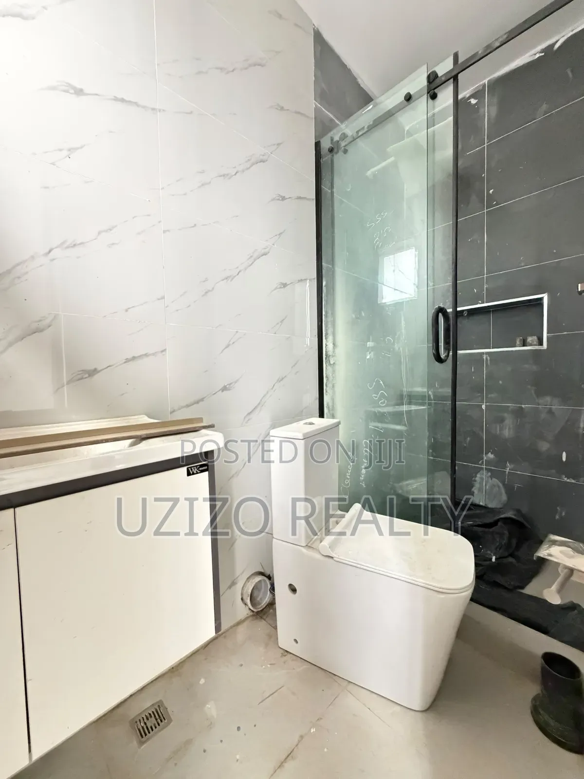 5bdrm Duplex in Lekki Phase 1 for sale in Lekki Phase 1