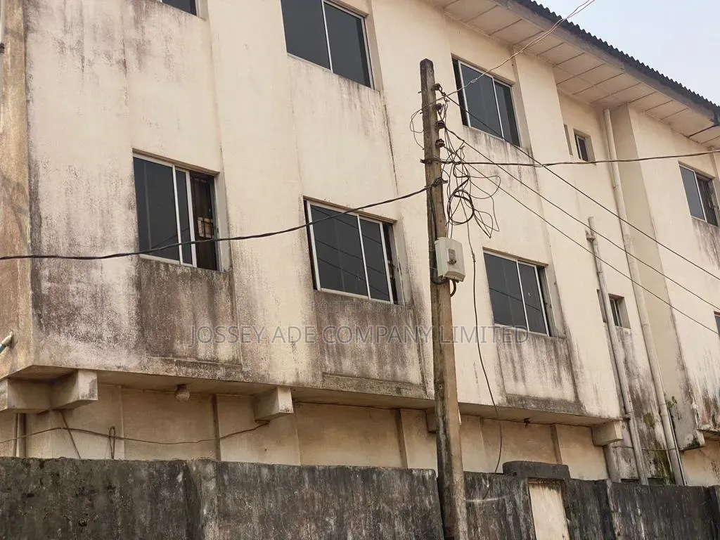 Furnished 3bdrm Block of Flats in Akowonjo for sale in Akowonjo