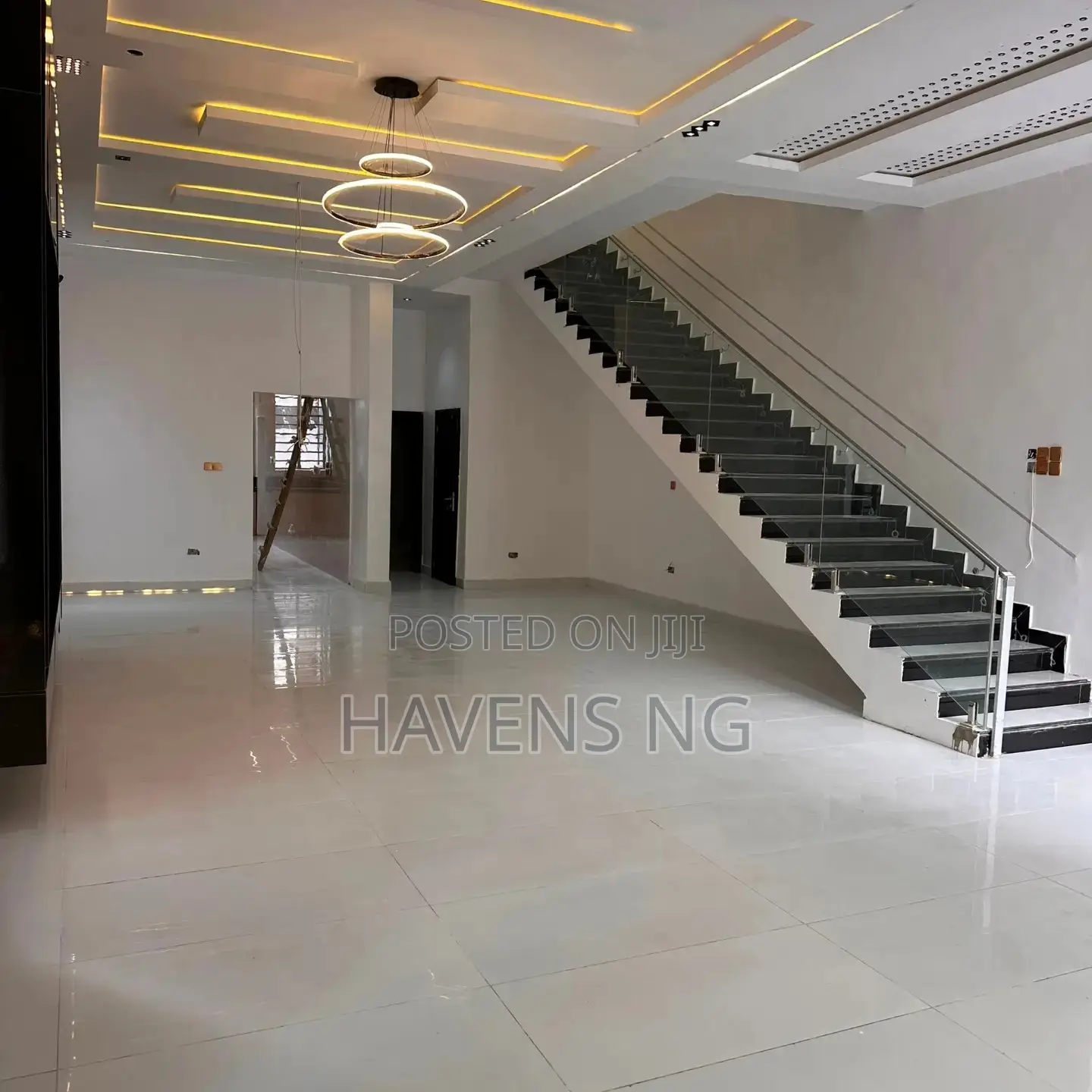 5bdrm Duplex in Sangotedo for sale in Sangotedo