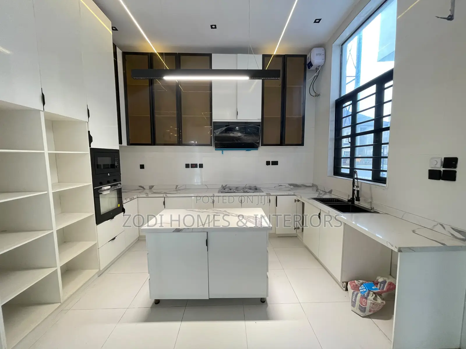 4bdrm Apartment in Olokonla for sale in Olokonla