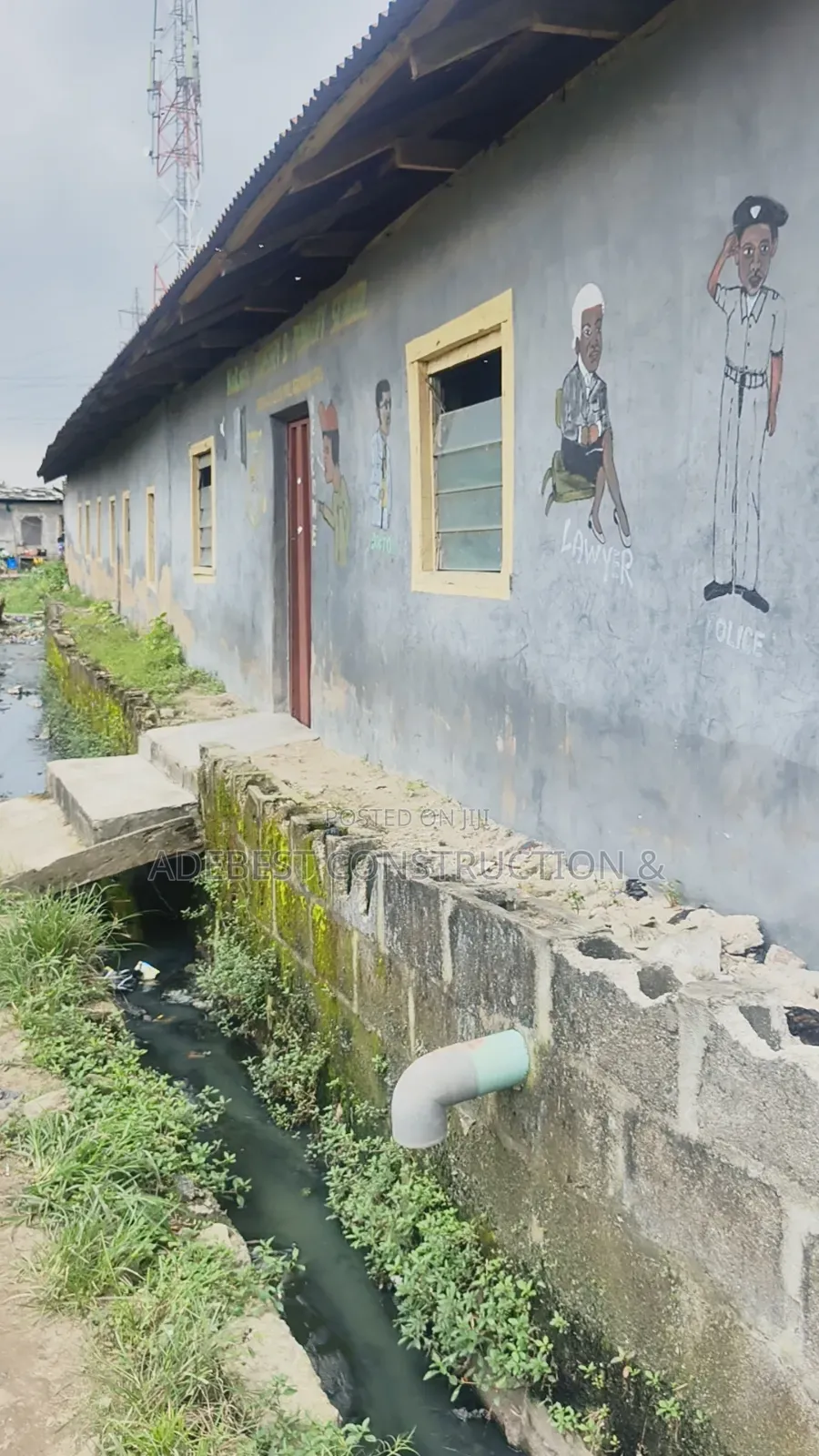 8bdrm Bungalow in Iganmu for sale in Iganmu