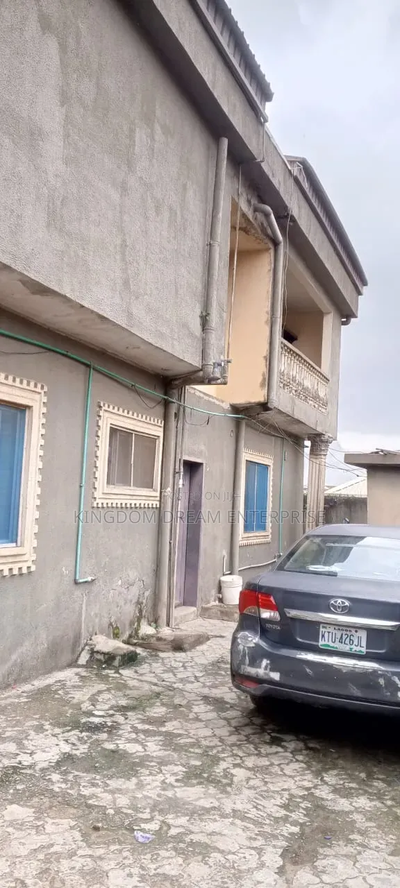 3bdrm Block of Flats in Onipetese Estate, Osapa london for sale in Osapa london