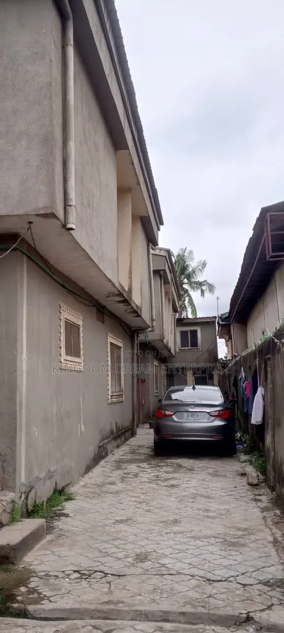 3bdrm Block of Flats in Onipetese Estate, Osapa london for sale in Osapa london