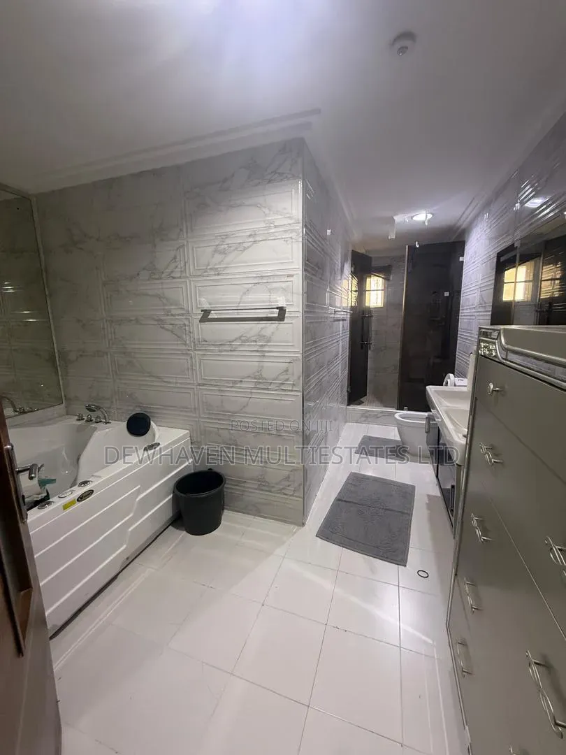 Furnished 5bdrm House in Pinnock Beach Estate, Ikate-Elegushi for sale in Ikate-Elegushi