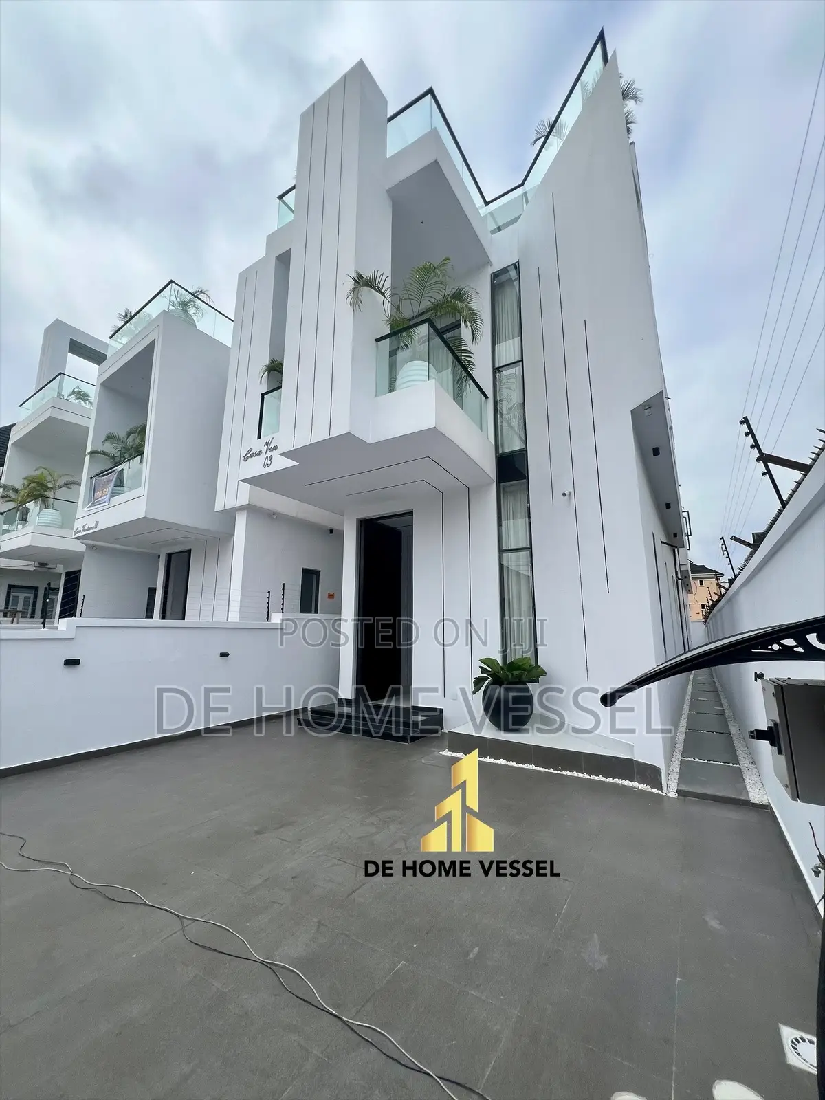 5bdrm Duplex in Ikate for sale in Ikate