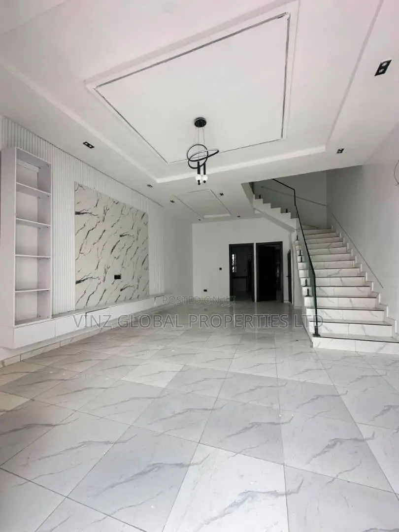 4bdrm Duplex in Lekki for sale in Lekki