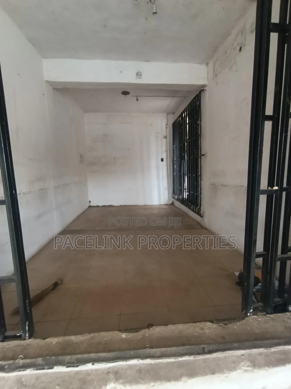 Big Shop Along the Main Road at Alimosho Iyana Ipaja Lagos 1.2m in Iyana Ipaja