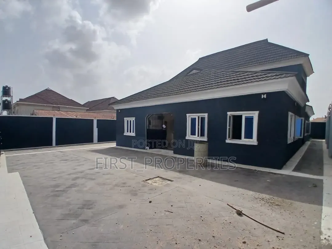 Furnished 4bdrm Bungalow in Akoto Estate Elebu, Ibadan for sale in Ibadan