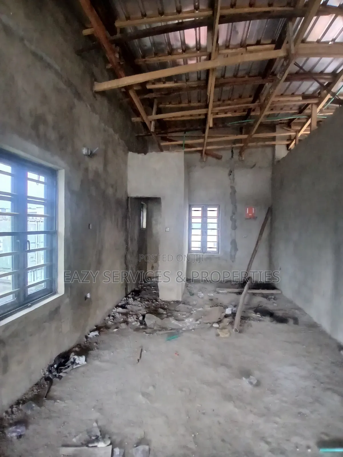 Commercial Spaces With 2toilets, Admin Office Prepaid Meter at Ajah in Ado / Ajah