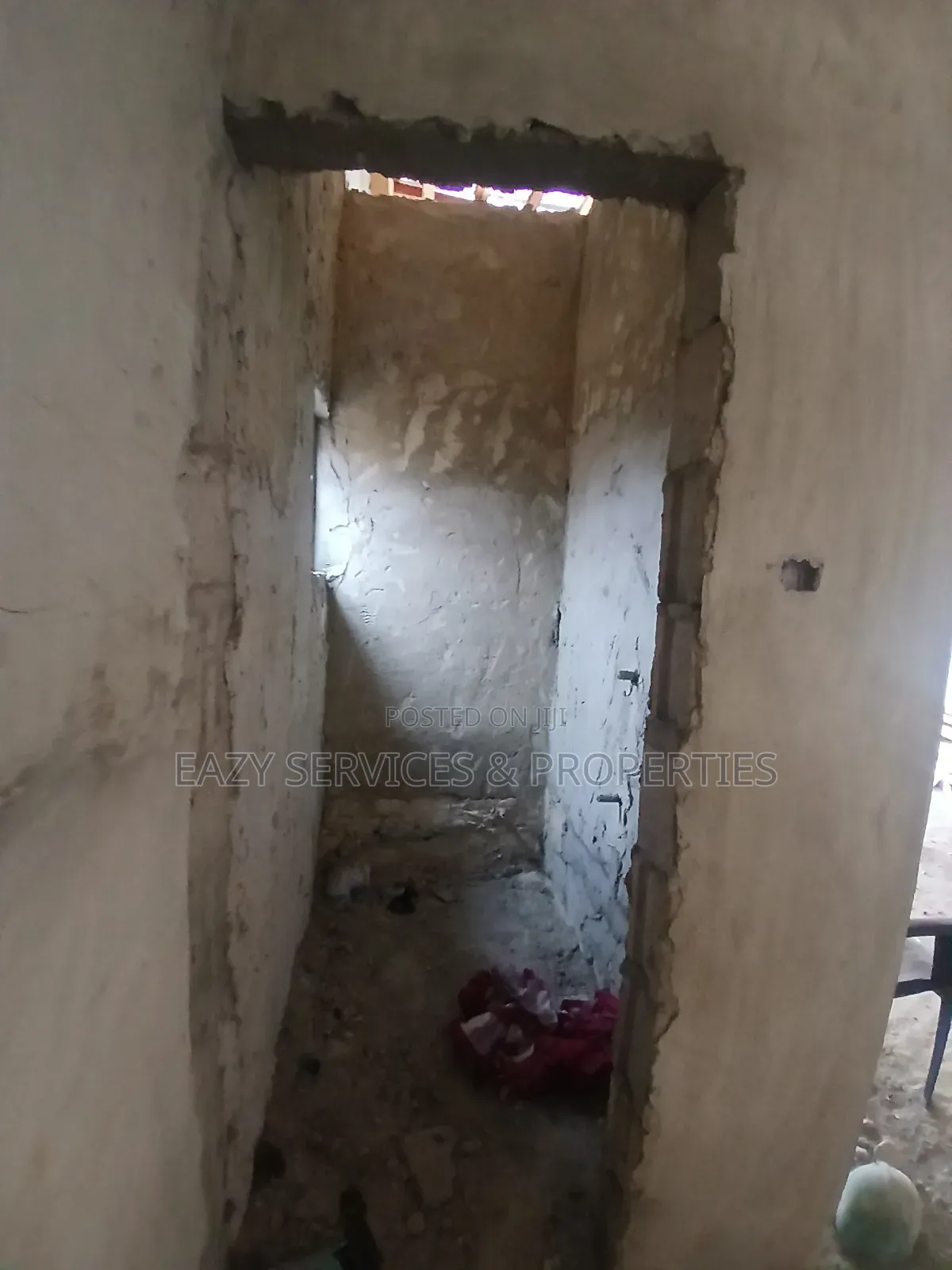 Commercial Spaces With 2toilets, Admin Office Prepaid Meter at Ajah in Ado / Ajah