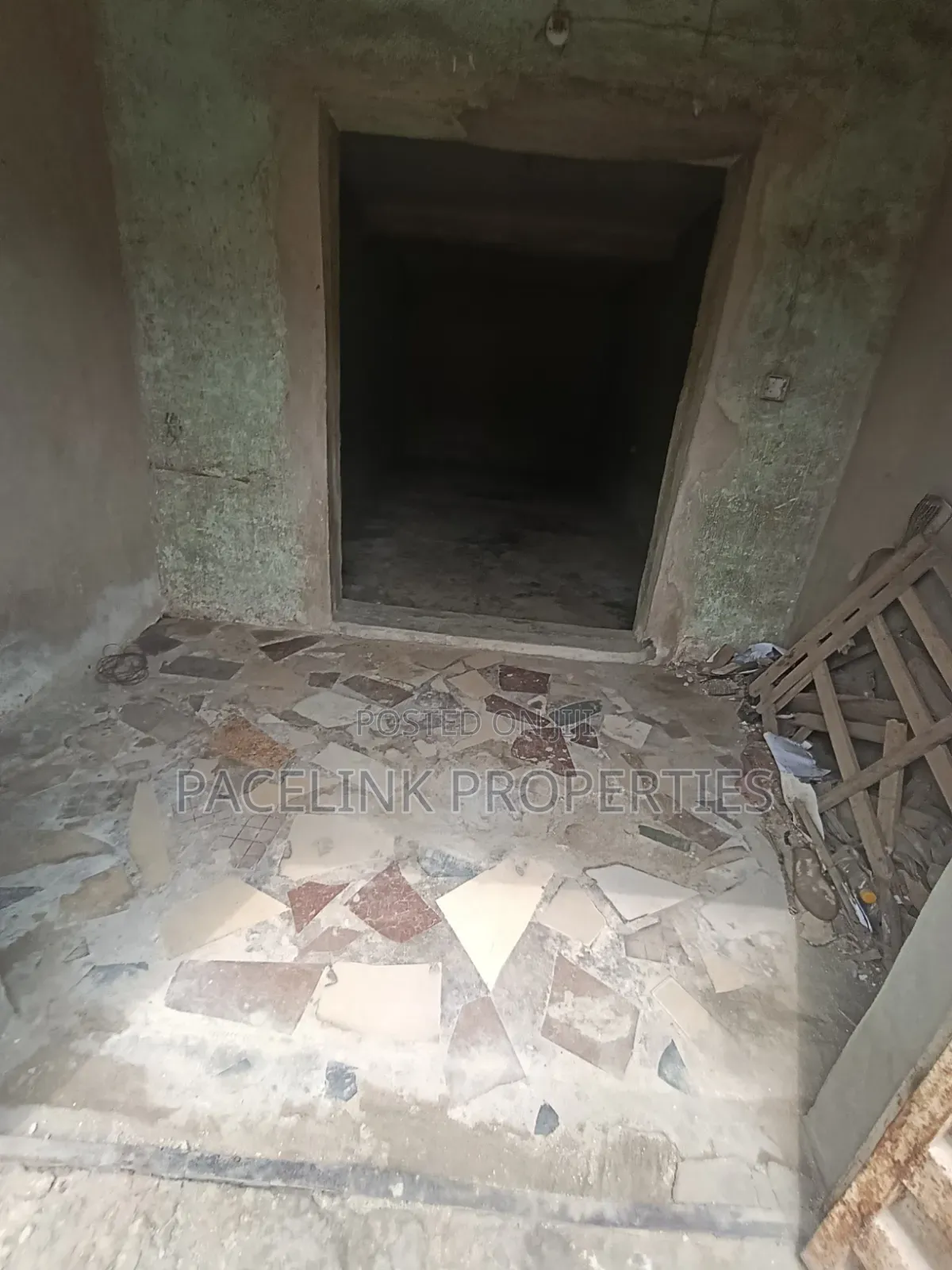 Big Mini Warehouse Along the Main Road at Alimosho Iyana Ipaja Lagos in Iyana Ipaja