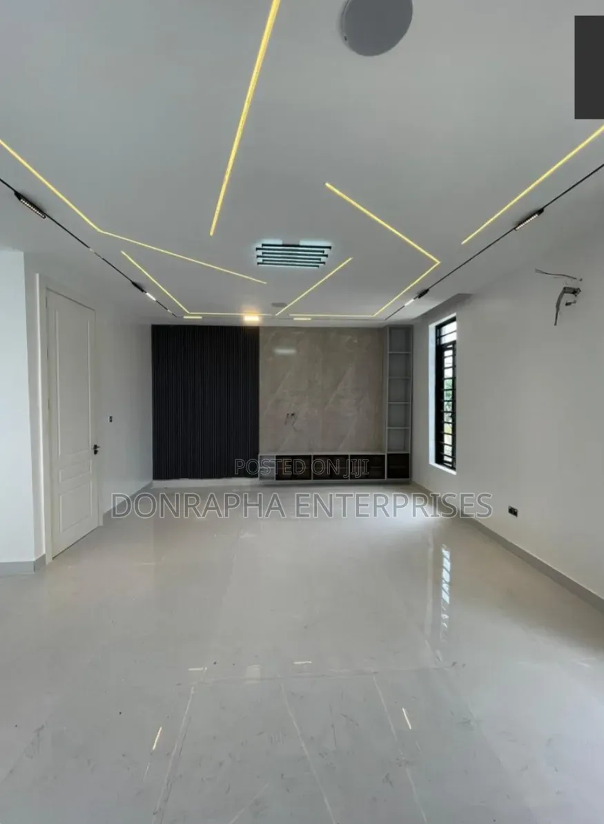5bdrm Duplex in Lekki Phase 1 for sale in Lekki Phase 1