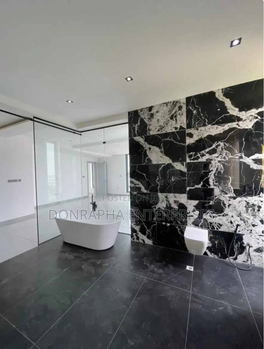 5bdrm Duplex in Ikate for sale in Ikate