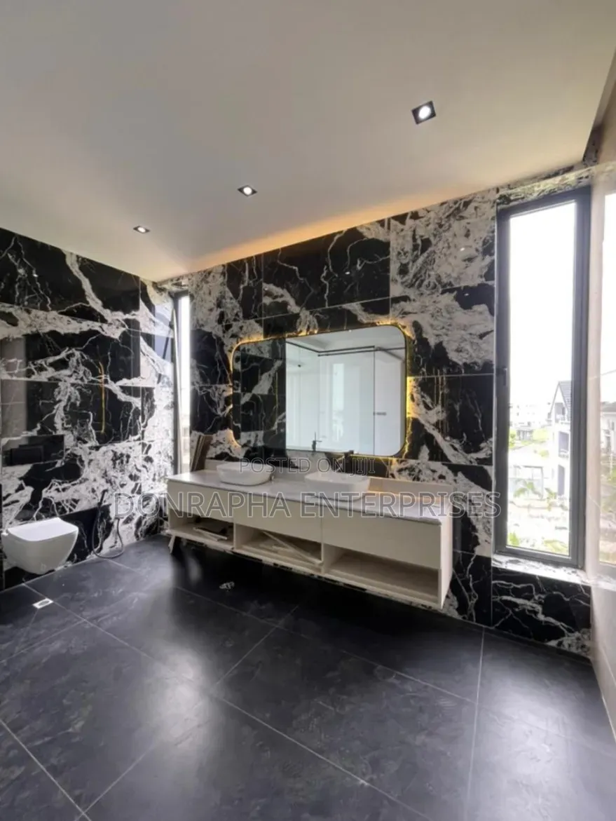 5bdrm Duplex in Ikate for sale in Ikate