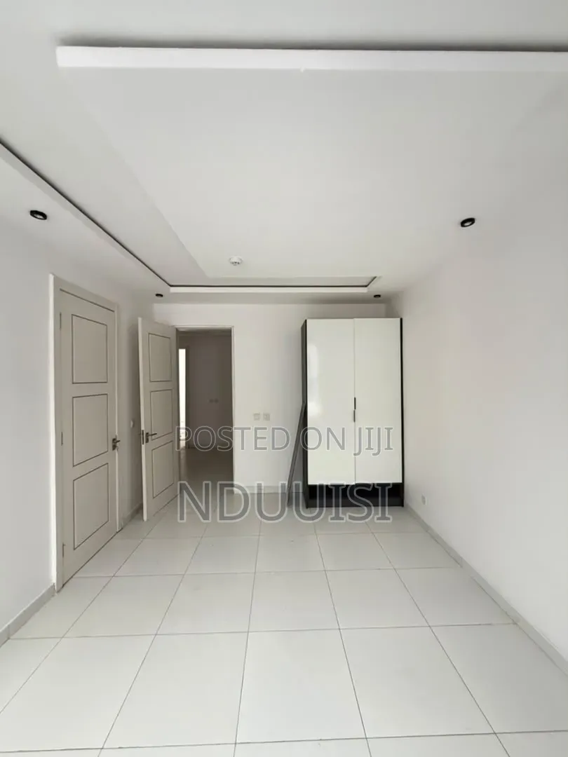 4bdrm Maisonette in Ologolo for sale in Ologolo