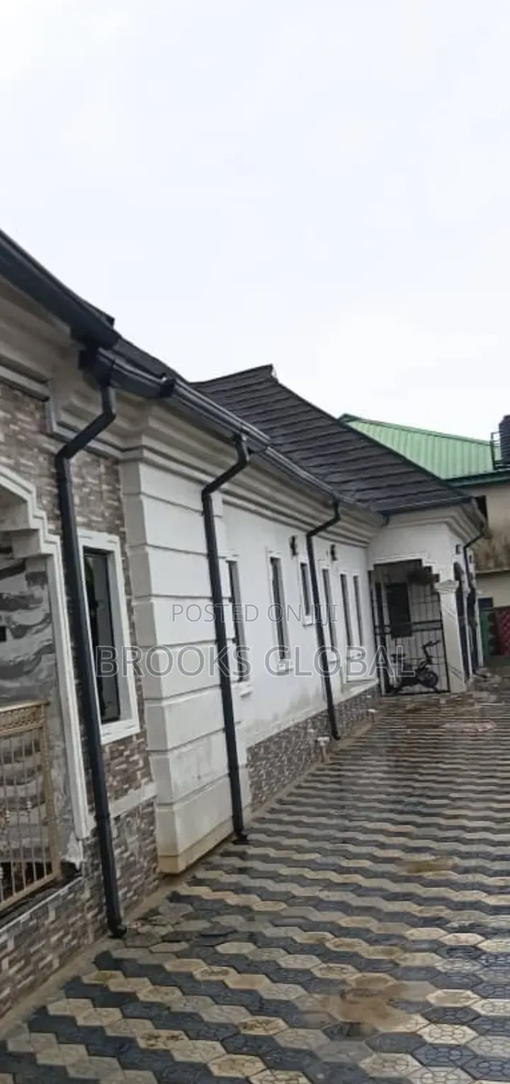 3bdrm Bungalow in Warri for sale in Warri