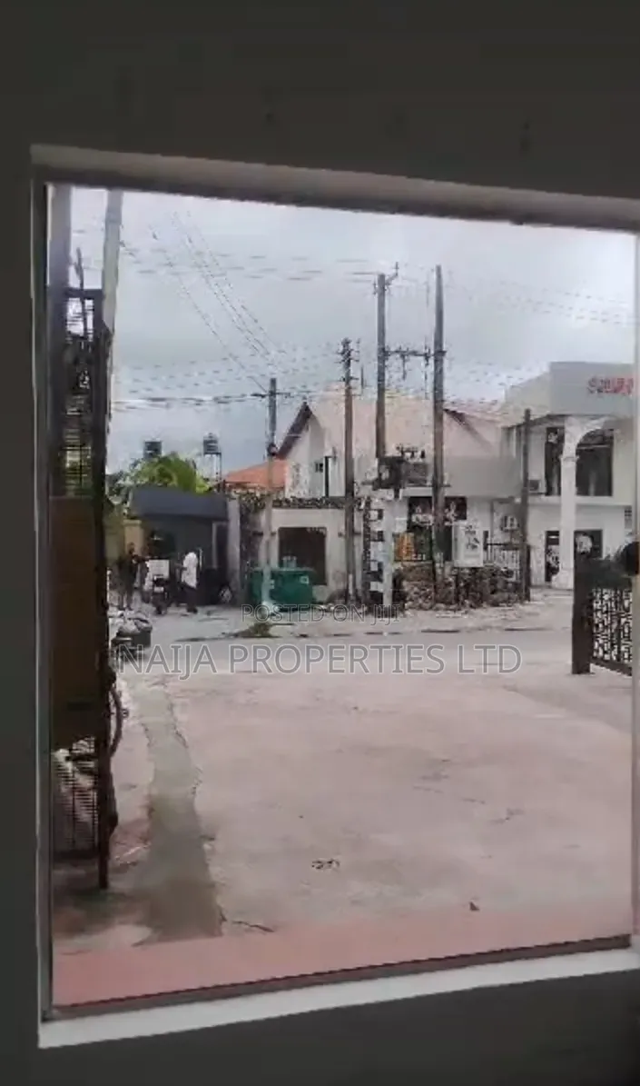 28sqm Shop Space Off Durosinmi Etti, Lekki Phase 1 for Rent in Lekki Phase 1