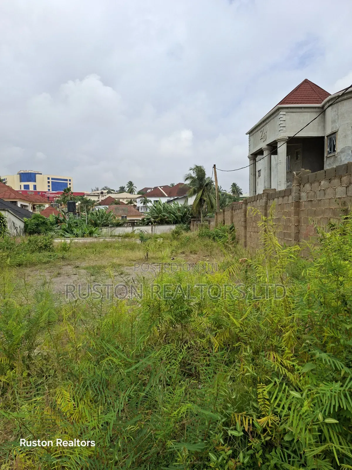 Land Measuring About 1020sm in Agodi