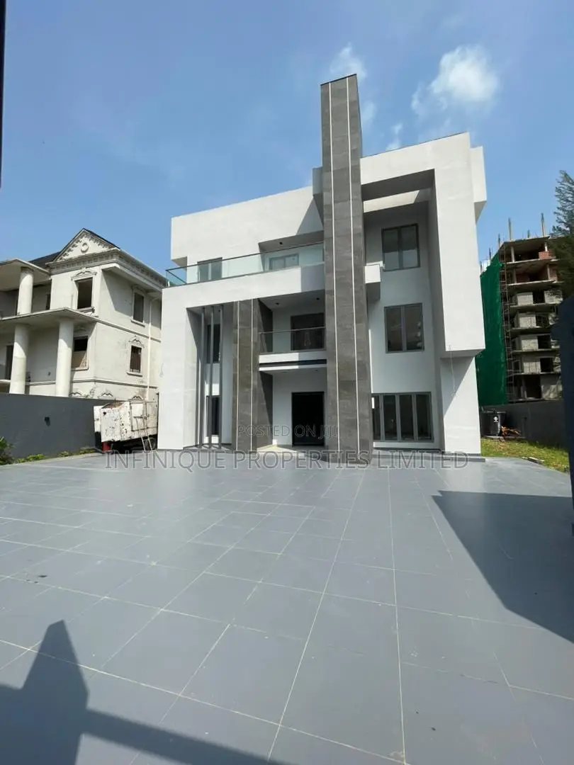 5bdrm Duplex in Banana Island for sale in Banana Island