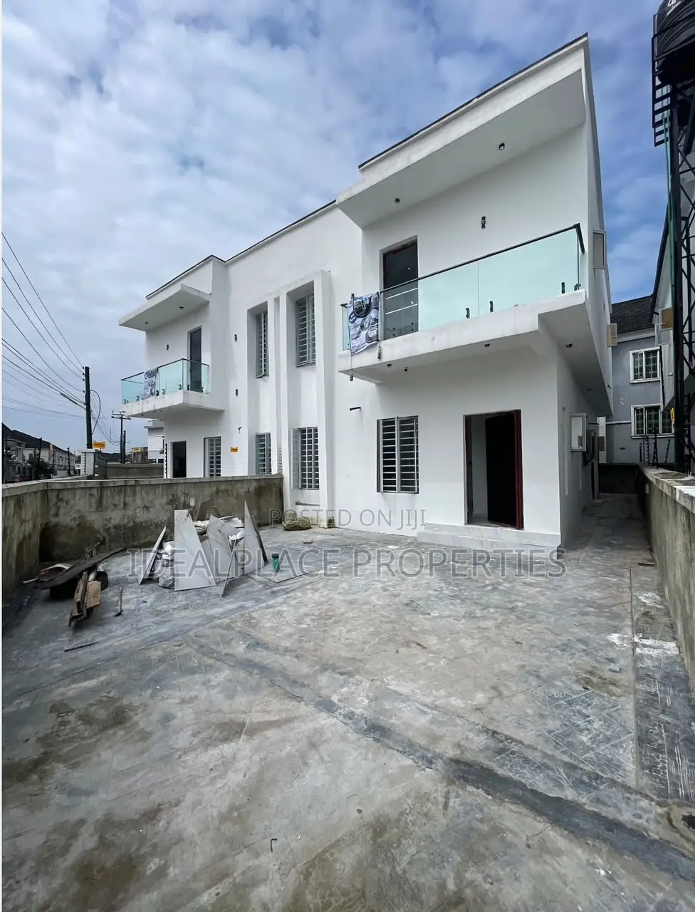 4bdrm Duplex in Ikota for sale in Ikota