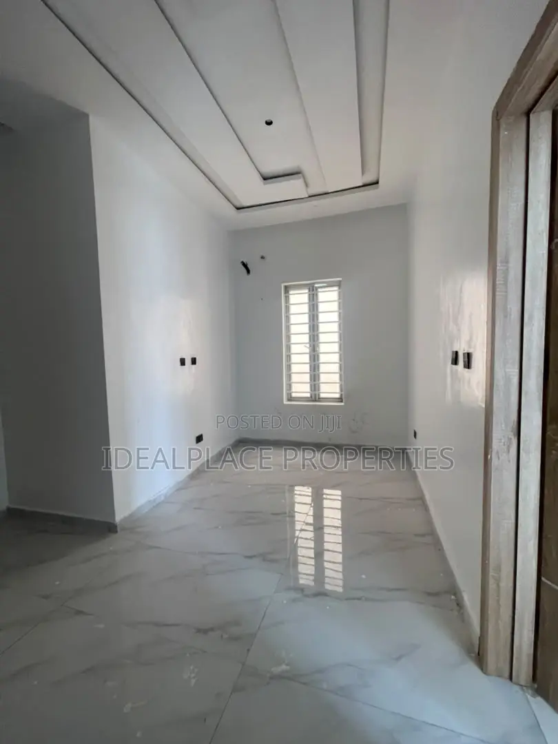 4bdrm Duplex in Ikota for sale in Ikota