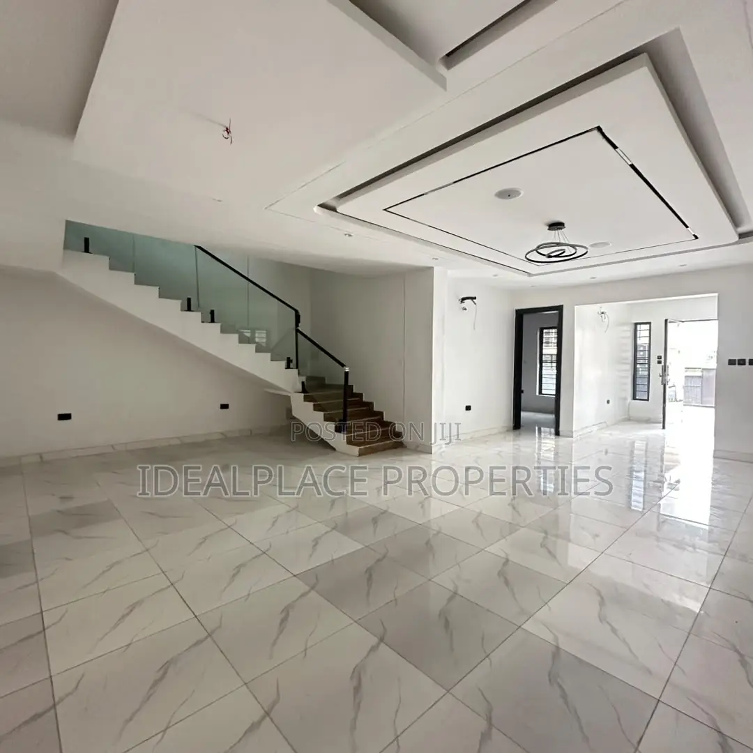5bdrm Duplex in Sangotedo for sale in Sangotedo