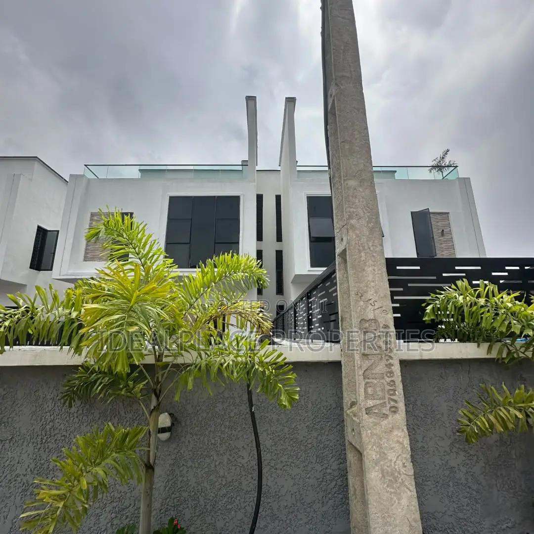 5bdrm Duplex in Sangotedo for sale in Sangotedo