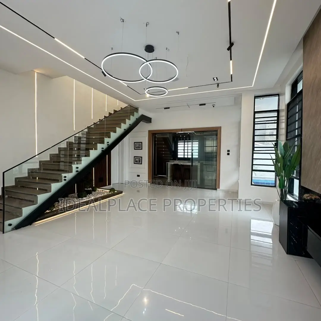 5bdrm Duplex in Sangotedo for sale in Sangotedo
