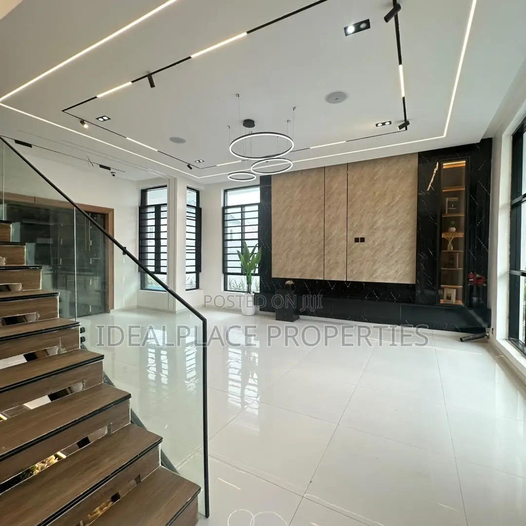 5bdrm Duplex in Sangotedo for sale in Sangotedo