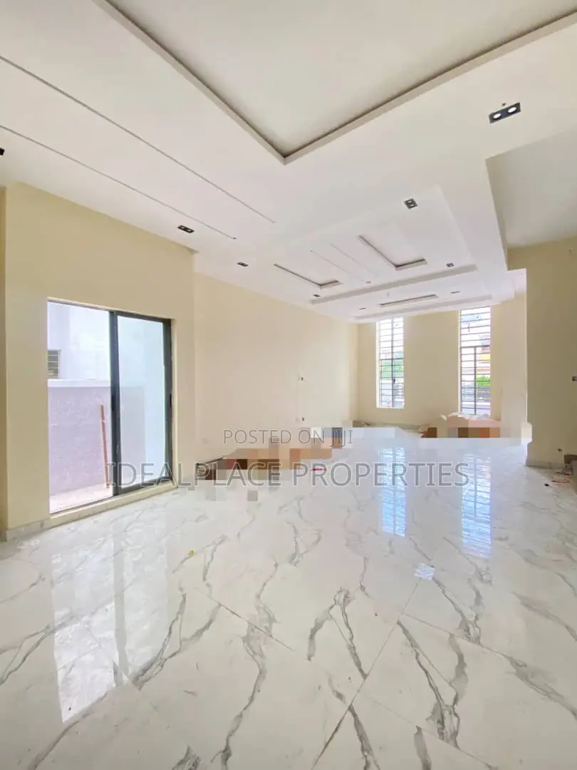 5bdrm Duplex in Idado for sale in Idado