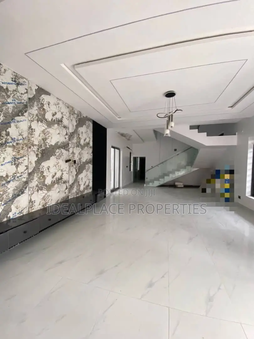 5bdrm Duplex in Ologolo for sale in Ologolo