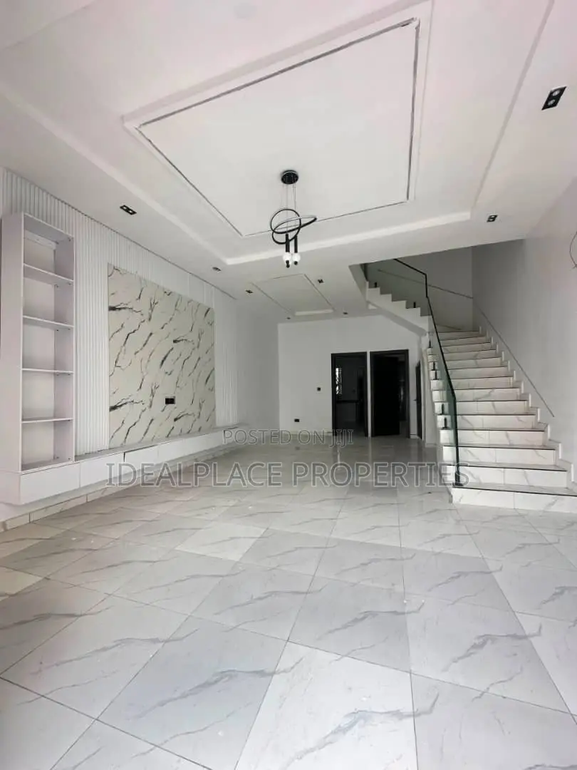 4bdrm Duplex in Ikota for sale in Ikota
